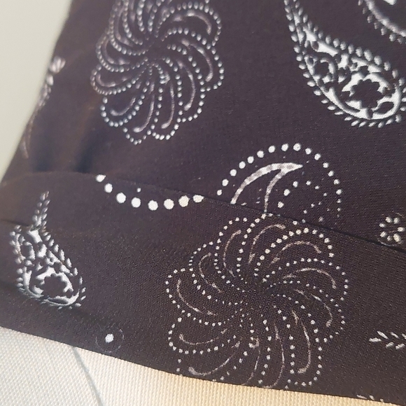 GRACE black & white sleeveless top - Picture 3 of 6